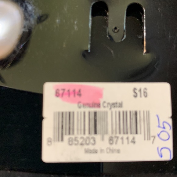 Cookie Lee Pin/Brooch (new) - Picture 4 of 4